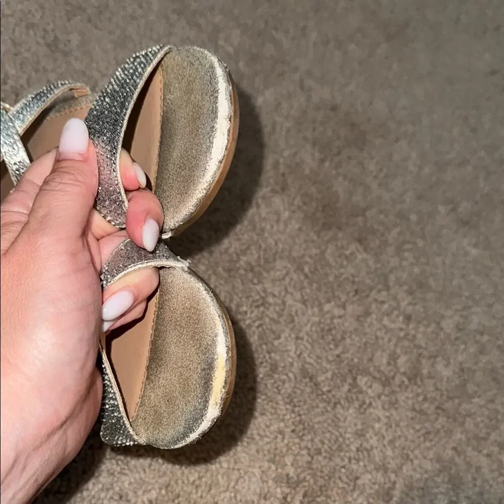 Adrienne Vittadini Levain Silver Strappy Girls Heels Kids Size 4